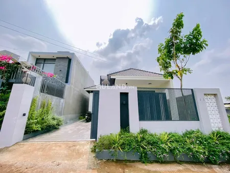 BIỆT THỰ MINI SÂN VƯỜN ĐƯỜNG C THÔN 3 CƯ EBUR- NHÀ MỚI - CHÍNH CHỦ