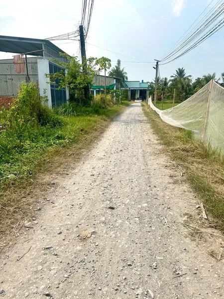đất ngộp ấp Tràm Lạc, Mỹ Hạnh Bắc em có 190m2 đất thổ cư, đường đá 5m đất đẹp (Tin Hết Hạn)