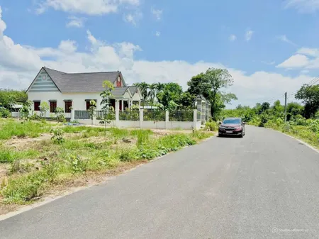 CẦN TIỀN BÁN 10x40= 400M2 ĐẤT THỔ CƯ SHR NGAY CHỢ, TRƯỜNG DÂN CƯ ĐÔNG. GIÁ 180TR (Tin Hết Hạn)