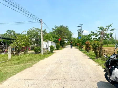 bán lỗ. đất mặt tiền bê tông 7m giồng Lớn giá 1 tỷ 4, SHR chính chủ (Tin Hết Hạn)