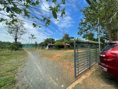 BÁN LÔ GỐC MT (20X100=1.600m2)FULL SHR ,GIÁ 250 TRIỆU SÁT KCN, TRUNG TÂM SẦM UẤT (Tin Hết Hạn)