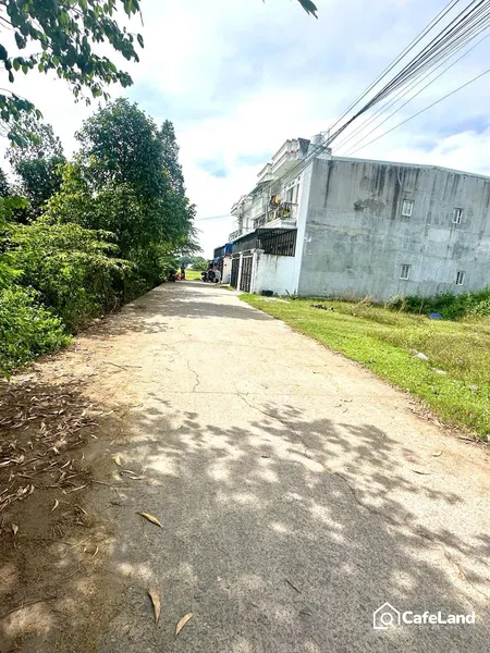 Bán lô đất ngộp gần trường Nguyễn Văn Quá Mỹ Hạnh Nam, đất đẹp, full thổ cư (Tin Hết Hạn)