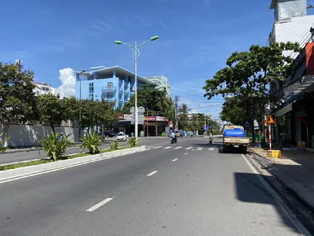 Mặt tiền đường Biển Trần Phú,Nha Trang: Vị trí vàng, dt : 195m2 ,ngang 8,8m (Tin Hết Hạn)