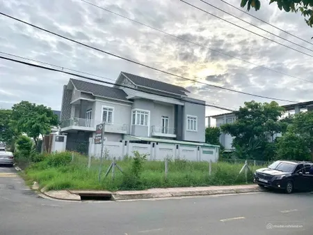 CẦN BÁN LÔ 2 MẶT TIỀN THỊ TRẤN CỦ CHI GIÁ NGỘP 450TR FULL THỔ SHR (Tin Hết Hạn)