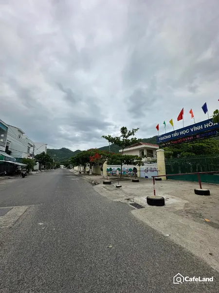 Bán đất đường Ngô Văn Sở - Hòn Xện - Vĩnh Hoà - Nha Trang. đối diện trường học (Tin Hết Hạn)