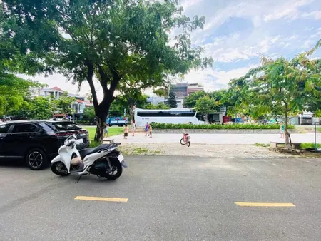 Bán nhà Phần Lăng 2, view công viên.