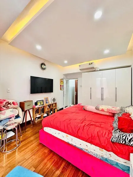 Nhà NGỘP hẻm 525 Huỳnh Văn Bánh 56m2 4 tầng mới xe hơi vi vu gần Trường Sa chỉ 9.5 tỷ