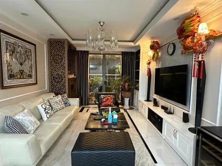 Chính chủ bán căn 3 ngủ 97m2, tầng trung, đầy đủ nội thất, có slot ô tô. giá 8 tỷ gold season