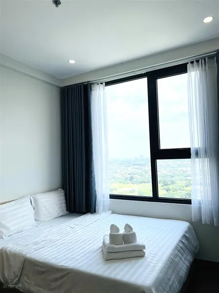 Giảm giá sâu từ 2.3ty xuống còn 1.8ty bán căn hộ cao cấp mặt tiền ql13 full nội thất