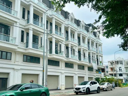 Bán nhà 100m² ngang 5m giá 15 tỷ Phường Đông Hưng Thuận