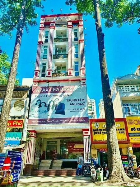 Chính chủ cần bán tòa nhà 189ab nguyễn chí thanh(7.7x29m) ~1300m2 sàn hđt 324,125 triệu 95 tỷ