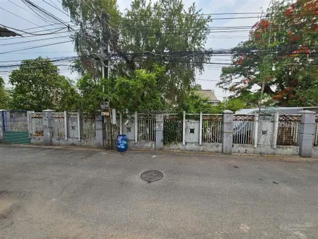 Bán đất 163m tặng nhà cấp 4 mặt tiền đường tú xương gần chợ dĩ an 1 vào 200m