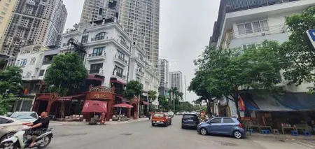 Cần bán gấp biệt thự văn khê mặt trục chính kinh doanh 203m2, mt 14m, kd sầm uất ngày đêm, view hồ