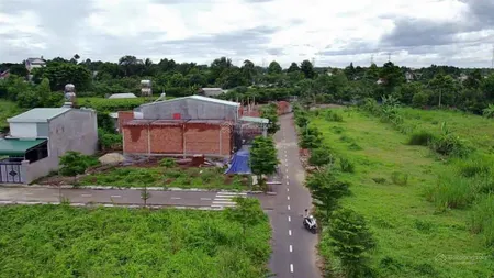 Chính chủ bán lô góc 2 mặt tiền nhựa gần chợ và ub xã sông trầu giá quá rẻ