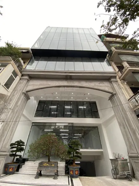 Hiếm! Cho thuê văn phòng tại số 2 ngõ 41 Thái Hà, 75 triệu, diện tích 1 tầng 120m2, 6 tầng