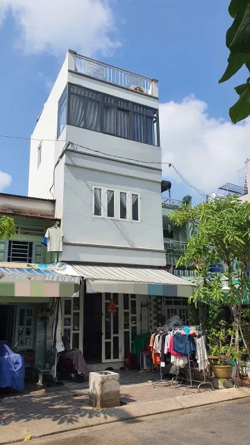 Chủ bán gấp Nhà nhỏ MT đường Ba Đình P8 Q8. DT 20m2. Giá chỉ 4.5 tỷ.