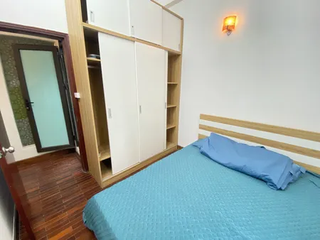 Bán nhà đường Láng, Đống Đa, ngõ thông ba gác tránh, gần phố, dòng tiền 30 triệu/tháng