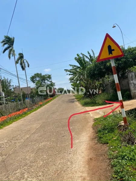 Bán đất góc 2mt giá tốt 282m² 825 triệu tại Xã Ea Ktur Huyện Cư Kuin