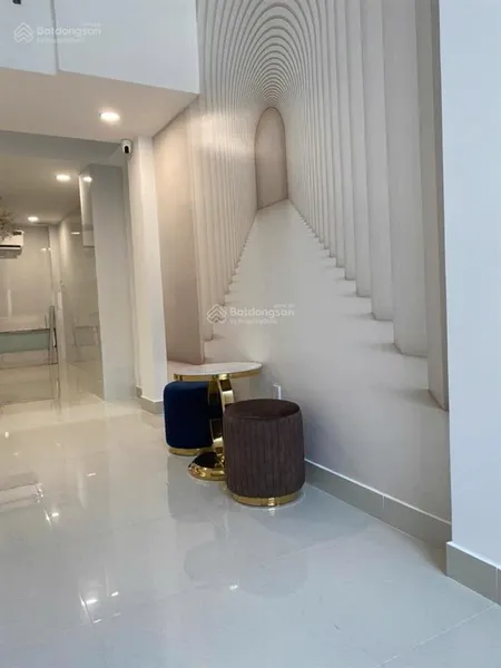 Bán nhà 135m2 trần khắc chân q1, dòng tiền 30tr/tháng