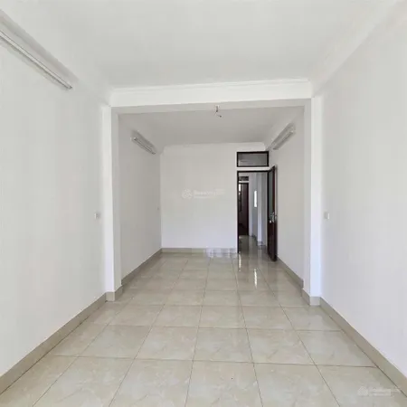 Bán nhà cầu giấy 46m2*6 tầng, ô tô đỗ cửa, ngõ thông, kd sầm uất, ba bước ra phố, nhà đẹp ở ngay