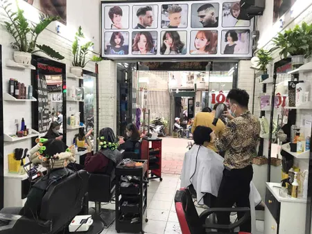 SANG NHƯỢNG CỬA HÀNG TÓC – NGÕ TỰ DO