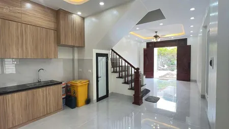 Nhà đẹp liên mạc bắc từ liêm lô góc ô tô gần 46m2 hơn 5 tỷ.