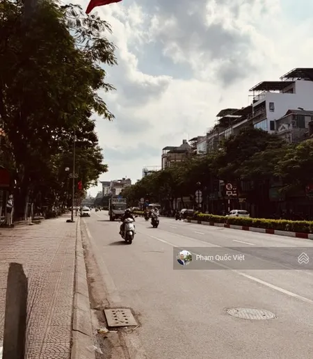 Siêu lô góc dt 130m mặt tiền 7,6m chỉ hơn 20 tỷ một nhà ra mặt phố mở rộng 40m