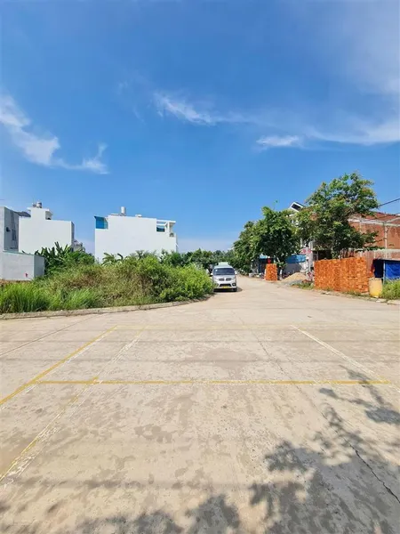 Bán lô góc 2 mặt tiền, 208.2m2, thổ cư 131.8m2, quy hoạch thành mặt tiền đường 16m, kdc đ. số 8