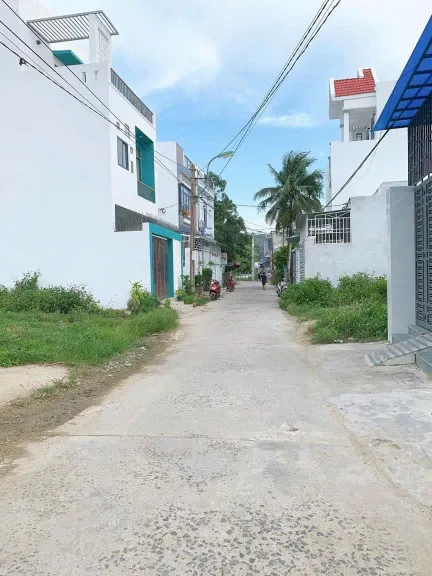 Cần bán nhanh lô góc siêu thị Megia - Tây Nha Trang