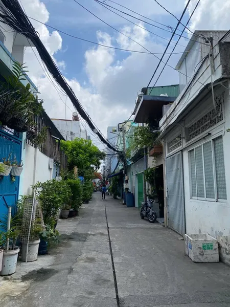 Bán nhà Bùi Văn Ba (xe hơi đỗ cửa); 3x6m; 2 tầng' 2PN; sổ hồng hoàn công