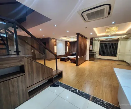 Chính chủ bán căn duplex 347m2 tại tòa nhà petrowaco, nội thất cơ bản, 6 ngủ, sổ đỏ