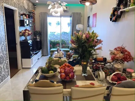 Căn hộ hqc plaza hướng đông,giá 1 tỷ 080 triệu/căn 2pn có nội thất. 0909 456 ***