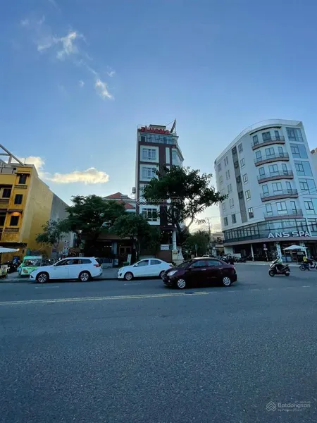 Gia đình qua mỹ bán gấp siêu phẩm góc lê quang đạo ngay khu phố hàn cực đông đúc, sầm uất