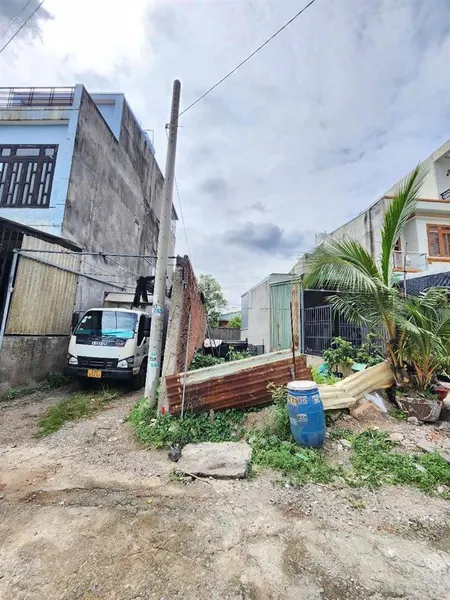 2.8 tỷ/ bán đất gần bùi thị xuân tp dĩ an sau lưng trường học tân bình và chơ 150m2