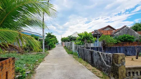 Cần bán lô đất 335m2, gần biển 60m, gần sân bay tuy hòa 7km. lô góc của dân