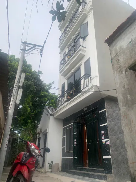 Nhà Mới Xe 4 Chỗ Lùi Cửa, Thoáng Trước Sau Tặng Điều Hoà Sát Uban, 4PN 3.75 tỷ 0963092905