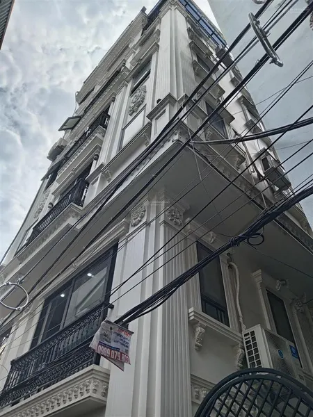 Bán nhà phố sài đồng, lôgóc ful nội thất, 32m2, 5 tầng, ô tô đỗ cửa, 7.35 tỷ, phố vip