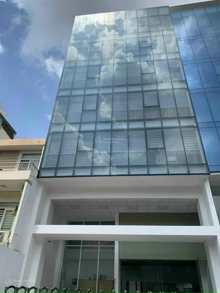 Tòa nhà văn phòng đường hoàng hoa thám, p.13, q.tân bình. dt 6.5x28, hầm 7 lầu. tn 250tr. giá 43tỷ
