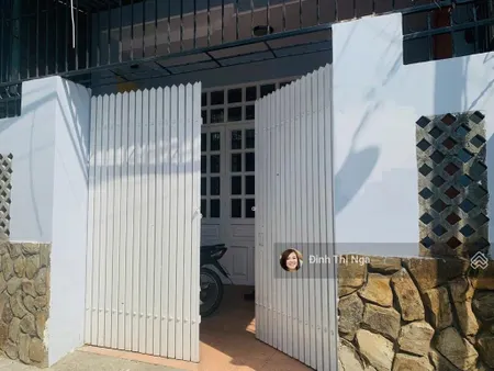 Nhà đẹp ở ngay, 2pn, gần vincom lê văn việt, tăng nhơn phú b chỉ 4,2 tỷ