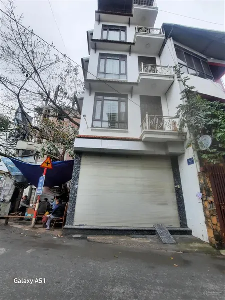 Lô góc, mặt nhà thoáng nhà dân xây mặt ngõ thông rộng như phố, ô tô dừng đỗ ngày đêm