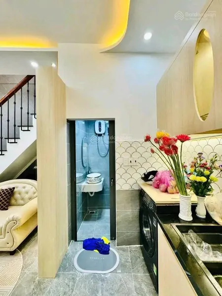 Kẹt tiền bán gấp nhà trần xuân soạn, quận 7. giá 2,9 tỷ, dt 56m2, như 0766 372 ***, sang tên ngay