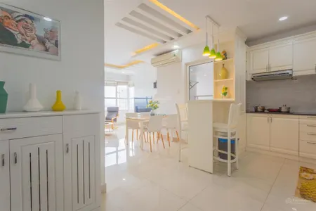 Bán cc sunrise city, 4,5 tỷ, 56,9m2, 1pn, 1wc, nội thất đầy đủ, có lô gia tại q7, hcm