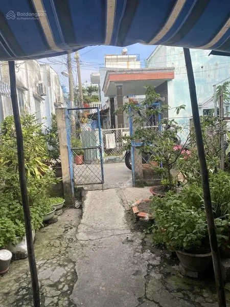 Bán đất tặng nhà nát phú định q.8, 5.5x19m, shr tiện xây sửa mới, chỉ 3.5 tỷ
