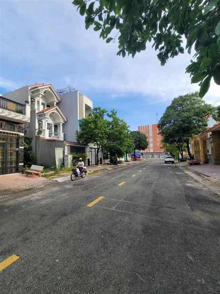 Bán đất kdc víp nhất dĩ an, gần đường nguyễn an ninh 150m
