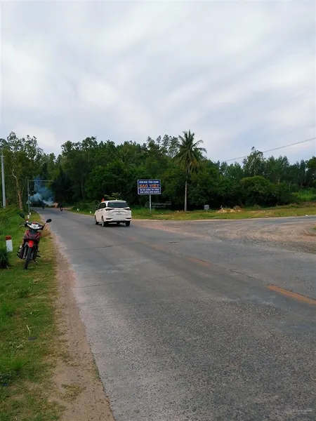 Bán lô góc siêu đẹp ngay trục chính đường xuống kdl hoa vàng trên cỏ xanh cách biển vài phút