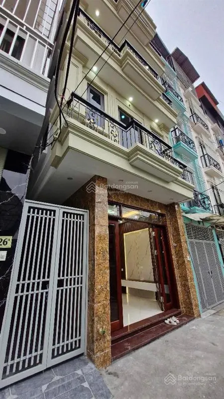 Cần bán nhà gần trung tâm mỹ đình, 5 tầng, ôtô đỗ tránh tại cổng, sau thoáng, 43 m2, giá bán 5 tỷ x