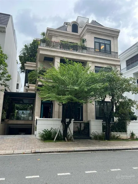 Cần bán gấp biệt thự vinhomes central park 320m2 giá 180 tỷ 0909 106 ***