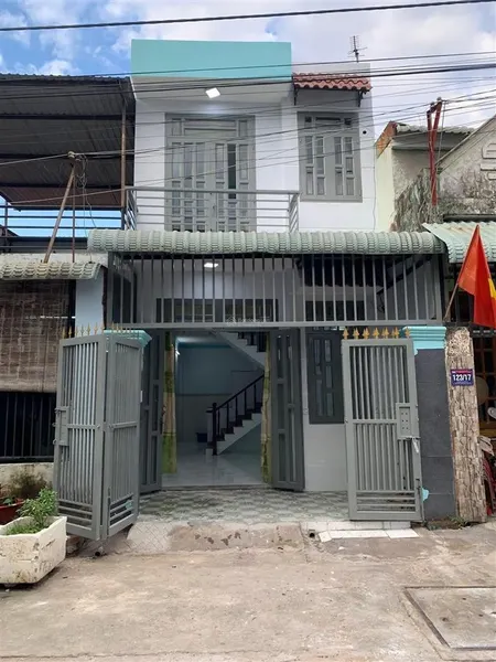 Bán nhà trệt lầu giá rẻ đường xe tải gần bệnh viện dĩ an