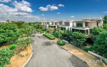 Cần bán gấp căn biệt thự song lập diện tích 230m2 nhà có nội thất. trục đường lớn 20m. hướng bắc