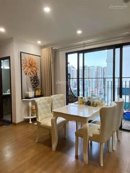 Bán gấp căn hộ 2n2vs tại cc home city 69m2, full đồ, sẵn sổ đỏ, tầng trung view thoáng mát giá 5tỷ8